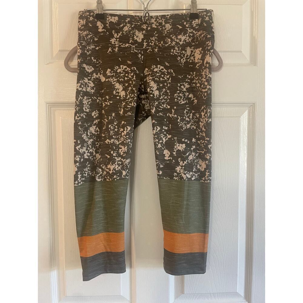 WOMEN'S 3/4 LEGGING PRANA PILLAR PRINTED CAPRI (SLATE CANOPY) Size Medium.